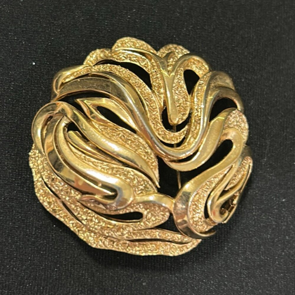 Vintage Signed Trifari Brooch